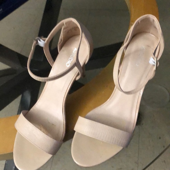 Shoes - Picture 1 of 3